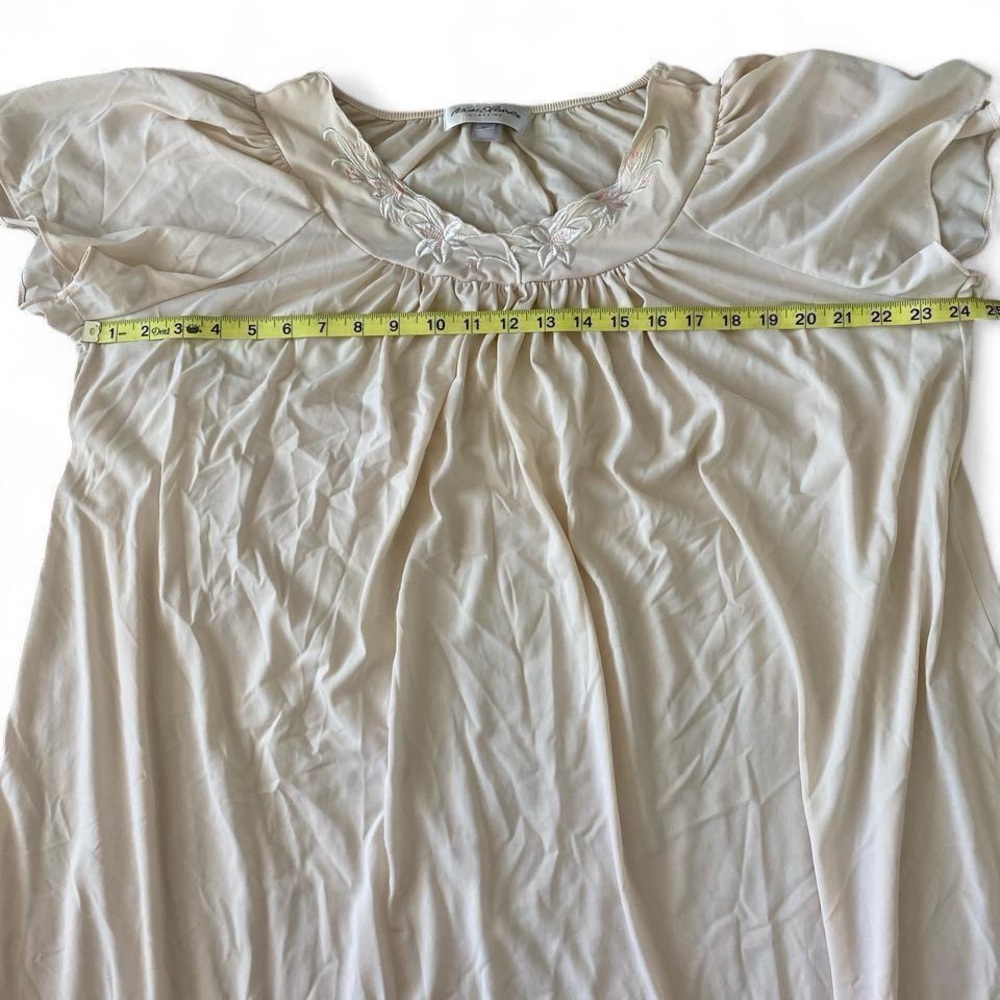 Miss Elaine Cream Maxi Nightgown - Picture 6 of 7